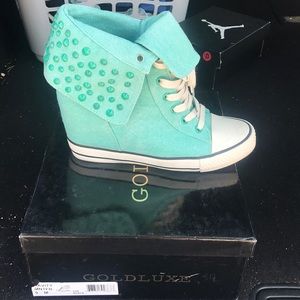 Wedged converse ( great for a bride to be )